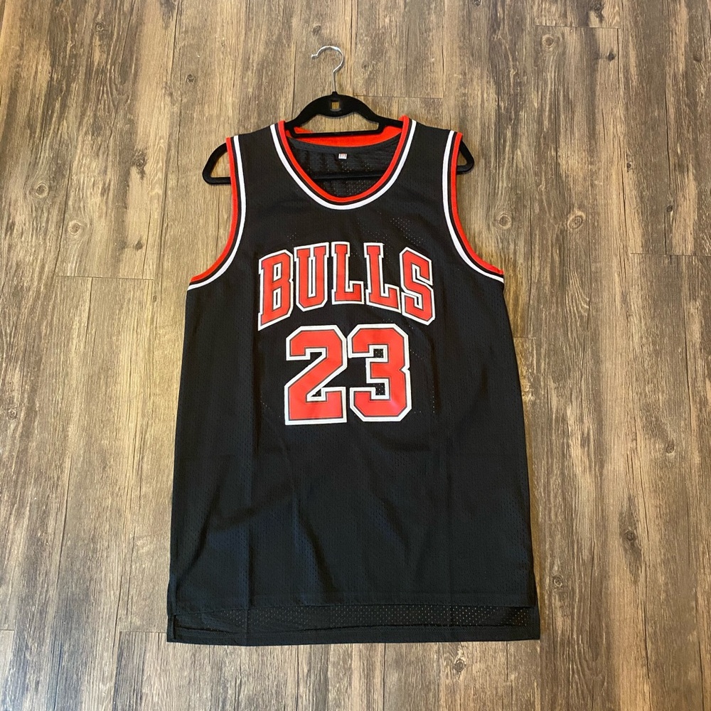 CHICAGO BULLS MICHAEL JORDAN 23 BASKETBALL JERSEY